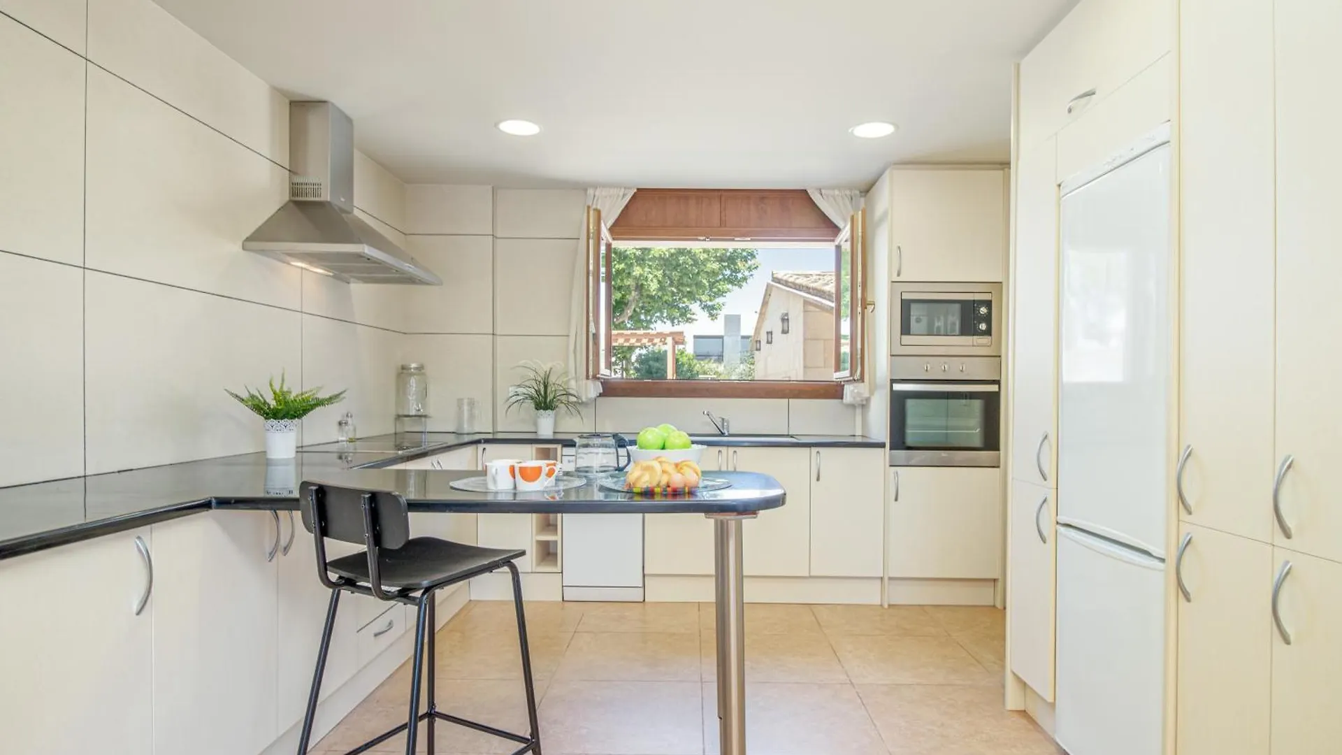 Apart-Rent Casa Al Canal Llobregat 0106 Empuriabrava